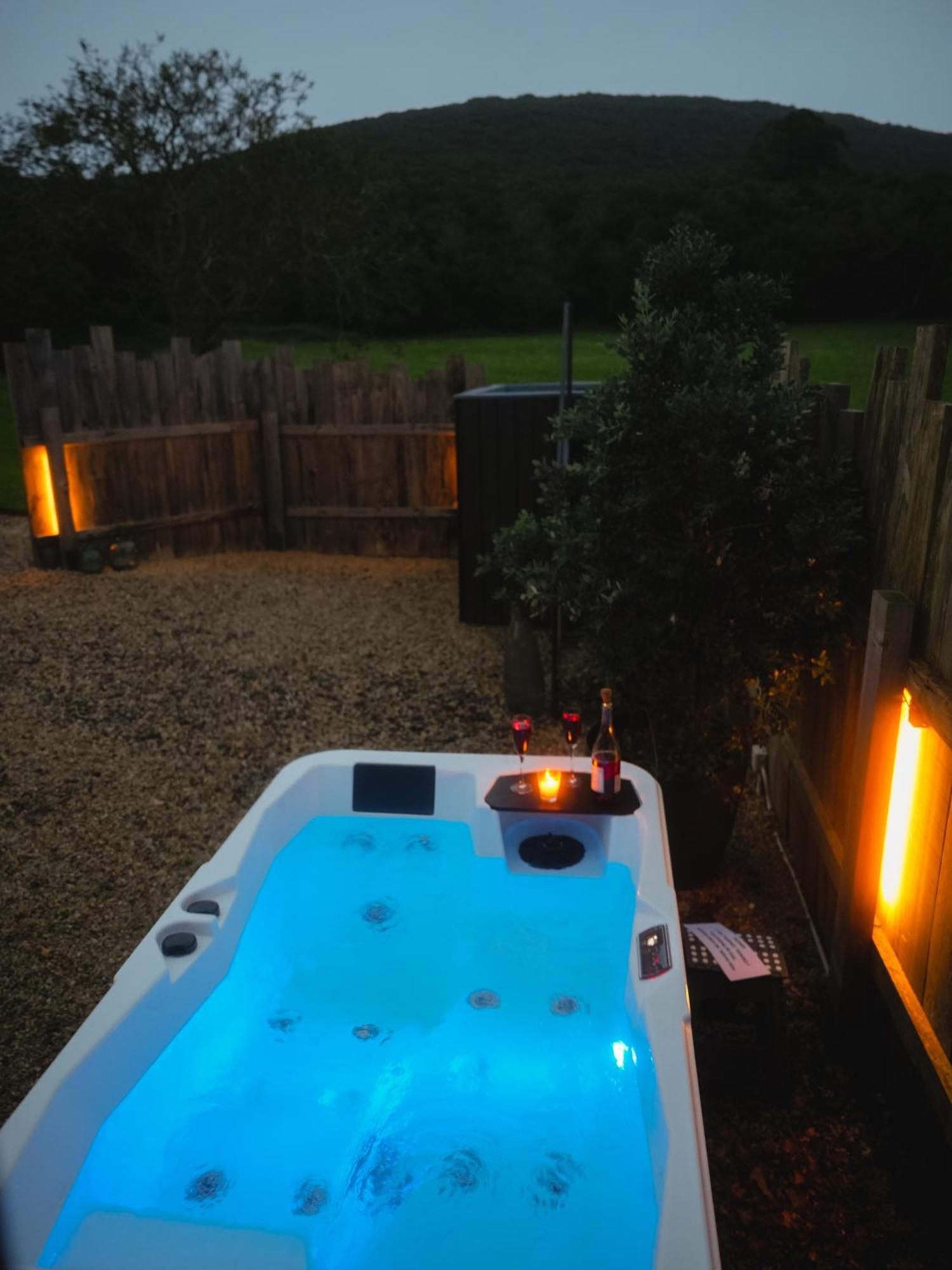 Vibe Luxury Cabins 아르누에로 외부 사진